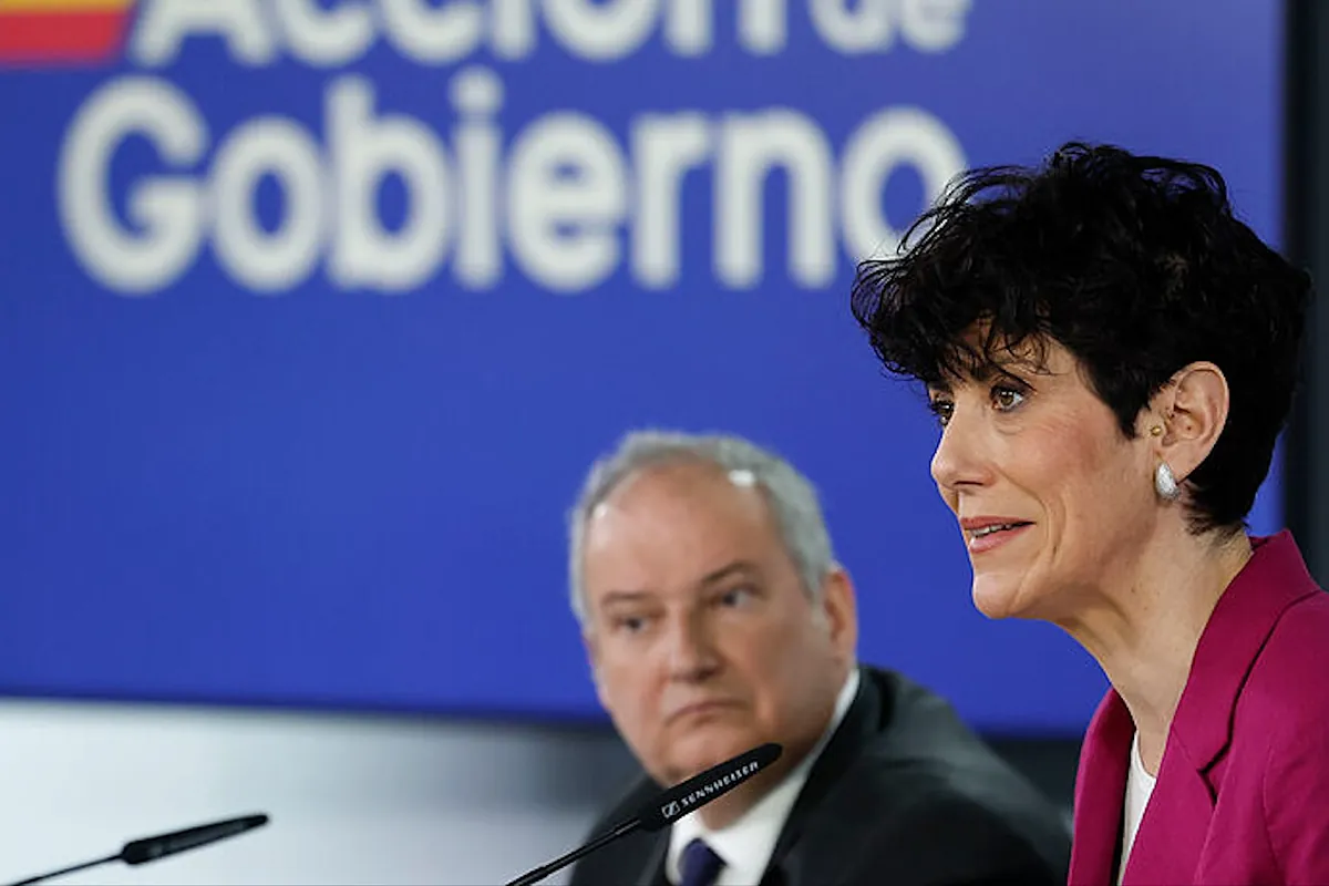 Elma Saiz afirma que "la regularización de migrantes afecta a la decisión de trabajar en España"