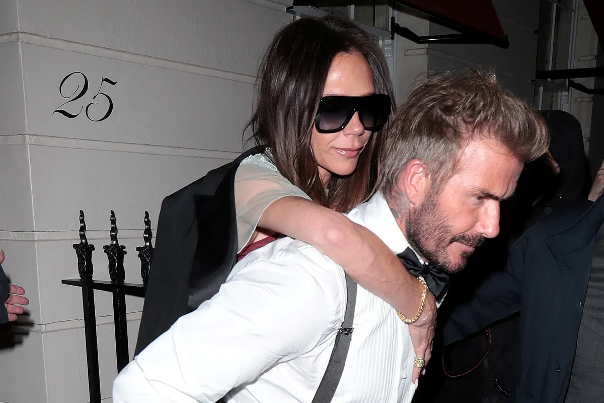 El baile de Victoria Beckham "de una manera inapropiada" con su hijo Brooklyn el día de su boda del que todo el mundo habla