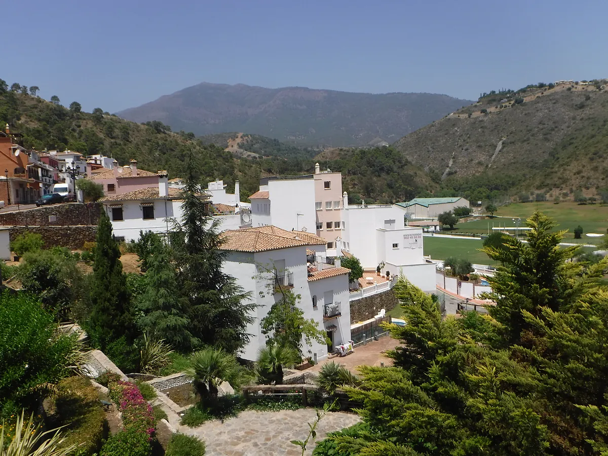 Benahavís (Málaga) escala 55 puestos y se sitúa como segundo municipio de mayor renta de España