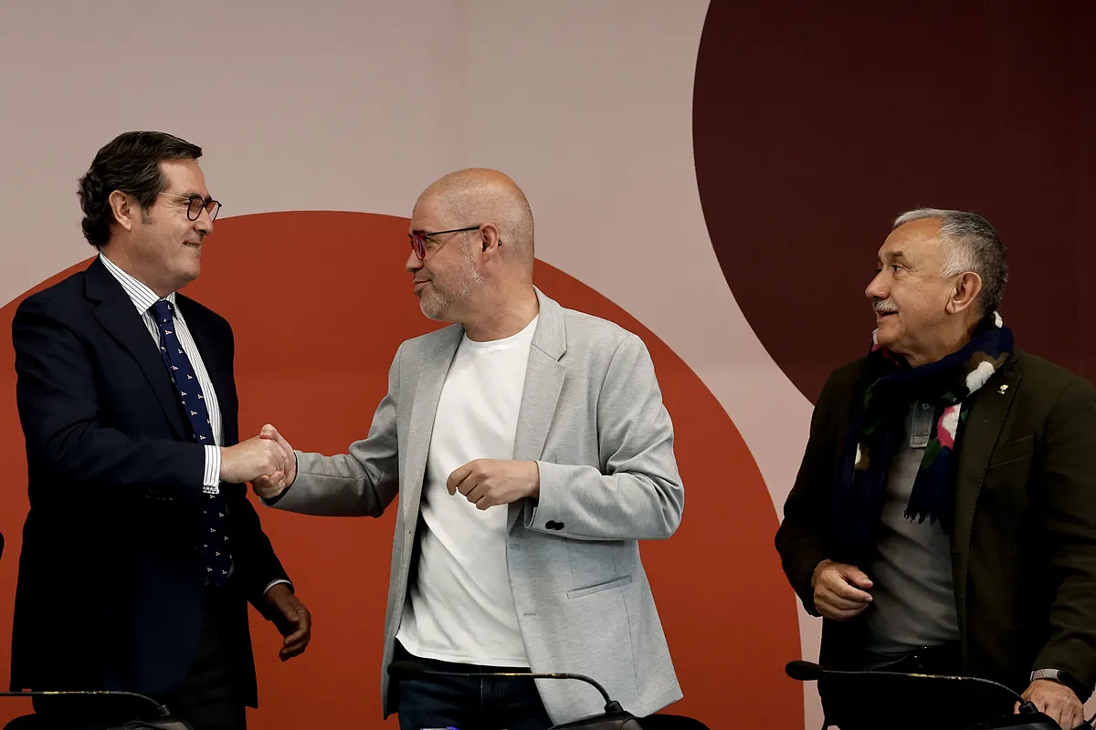 CCOO y UGT exigirán a CEOE una fuerte subida salarial que acople los ...