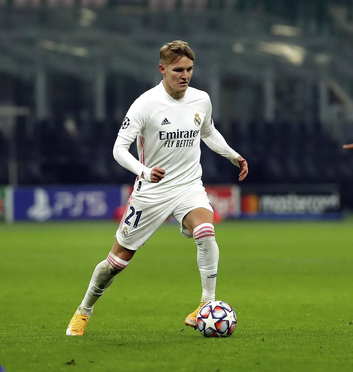 Odegaard se cansa del banquillo del Madrid | LaLiga Santander 2021