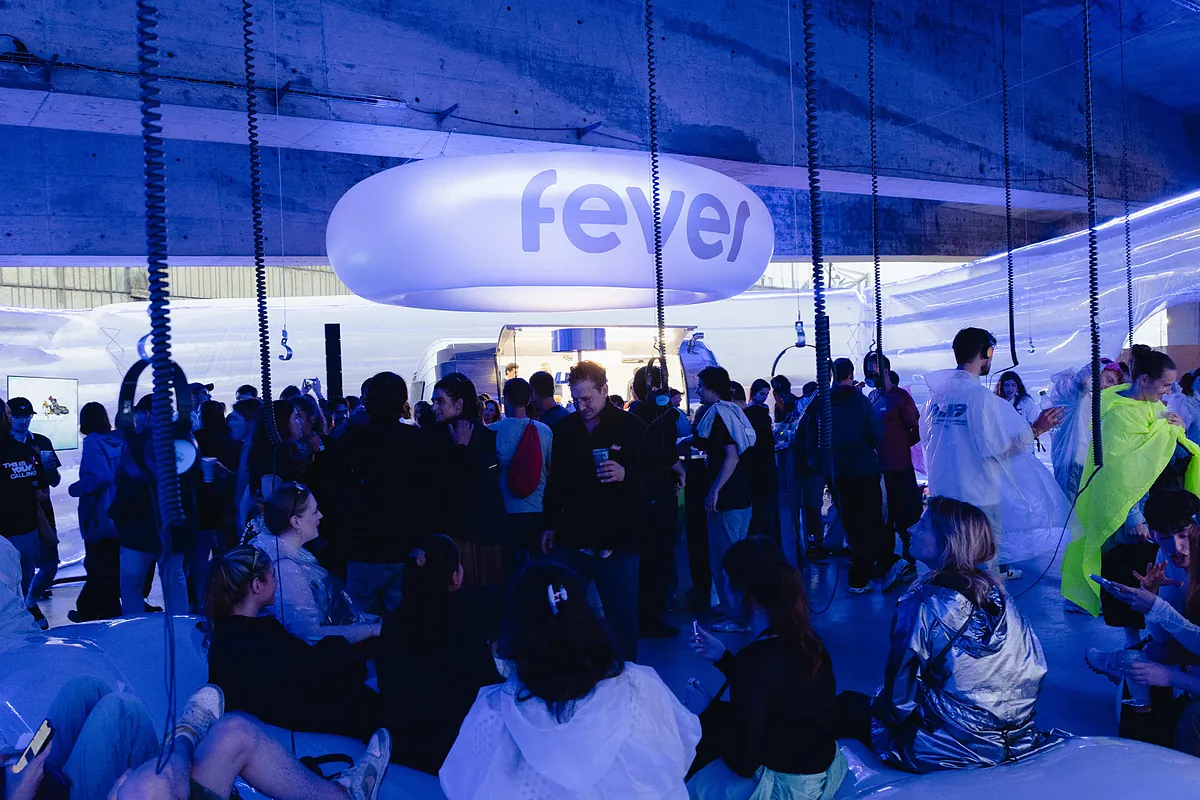 El oasis inflable de la 'Fever House': arte, alta cocina y el refugio vanguardista del Primavera Sound