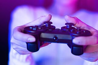 Disfruta de miles de videojuegos retro con esta consola por menos de 40 euros