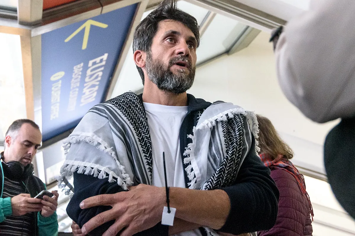 El profesor de Vitoria de la Flotilla narra su "secuestro" y los "maltratos" que ha sufrido de Israel