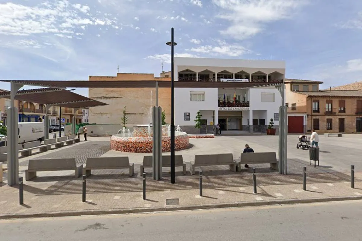 Muere un joven de 28 años en Chauchina (Granada) atropellado por un autobús tras atacar con un hacha al conductor