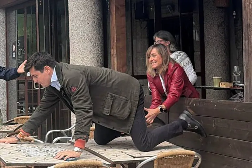 Las redes convierten el altercado entre Begoña Gómez y Vito Quiles en un  fenómeno viral y se llenan de memes | España