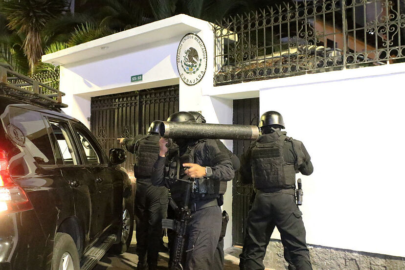 México y Ecuador rompen relaciones diplomáticas tras el asalto a la embajada  en Quito y la detención del correísta Glas | Internacional