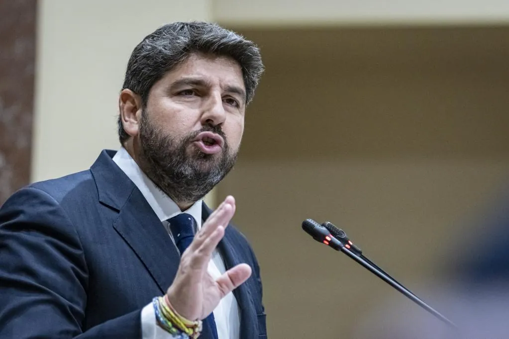 López Miras incrementa un 50% las ayudas a un sector agrario que anuncia movilizaciones  inmediatas  por toda España