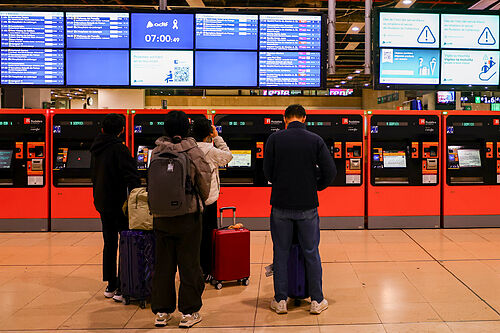Rodalies no recuperar� la normalidad este lunes pese a los planes del Govern y habr� autobuses en una decena de tramos