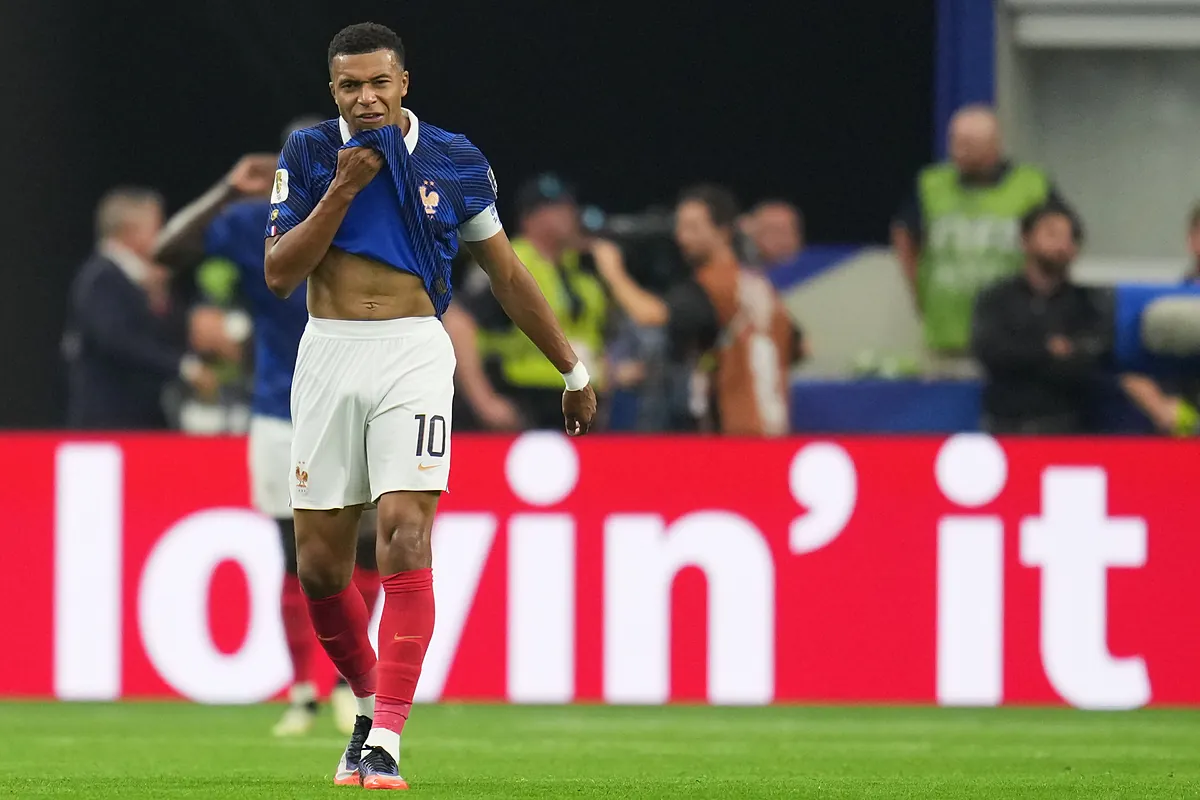 La "gran decepción" de Mbappé en una Francia que se refugia en el árbitro: "¿Es bueno como para arbitrar una semifinal del Mundial?"