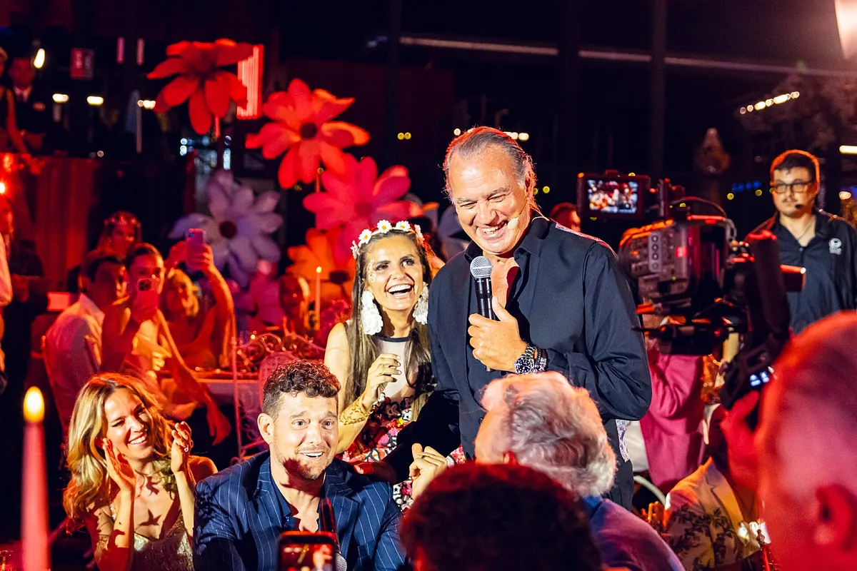 Michael Bublé declarándose fan de Bertín, el discurso de Telma Ortiz y Plácido Domingo cantando el Cumpleaños Feliz a Banderas: así ha sido la gala de Starlite
