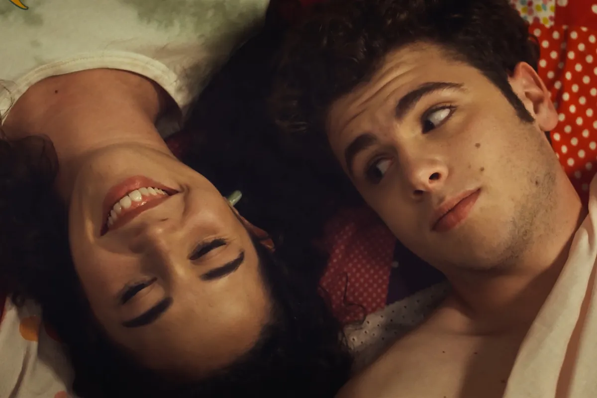 Amor platónico, la comedia romántica rodada en cinco días que está sorprendiendo en Prime Video