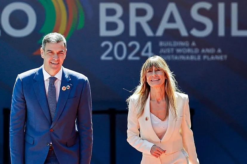 Moncloa, tras la retirada del pasaporte a Begoña Gómez: "Se constata la persecución, la obsesión y la desproporción del juez" | España