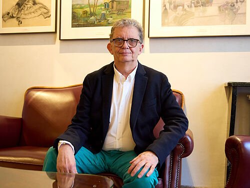 El Colegio de la Abogac�a de Barcelona premia la trayectoria del periodista Santiago Tar�n