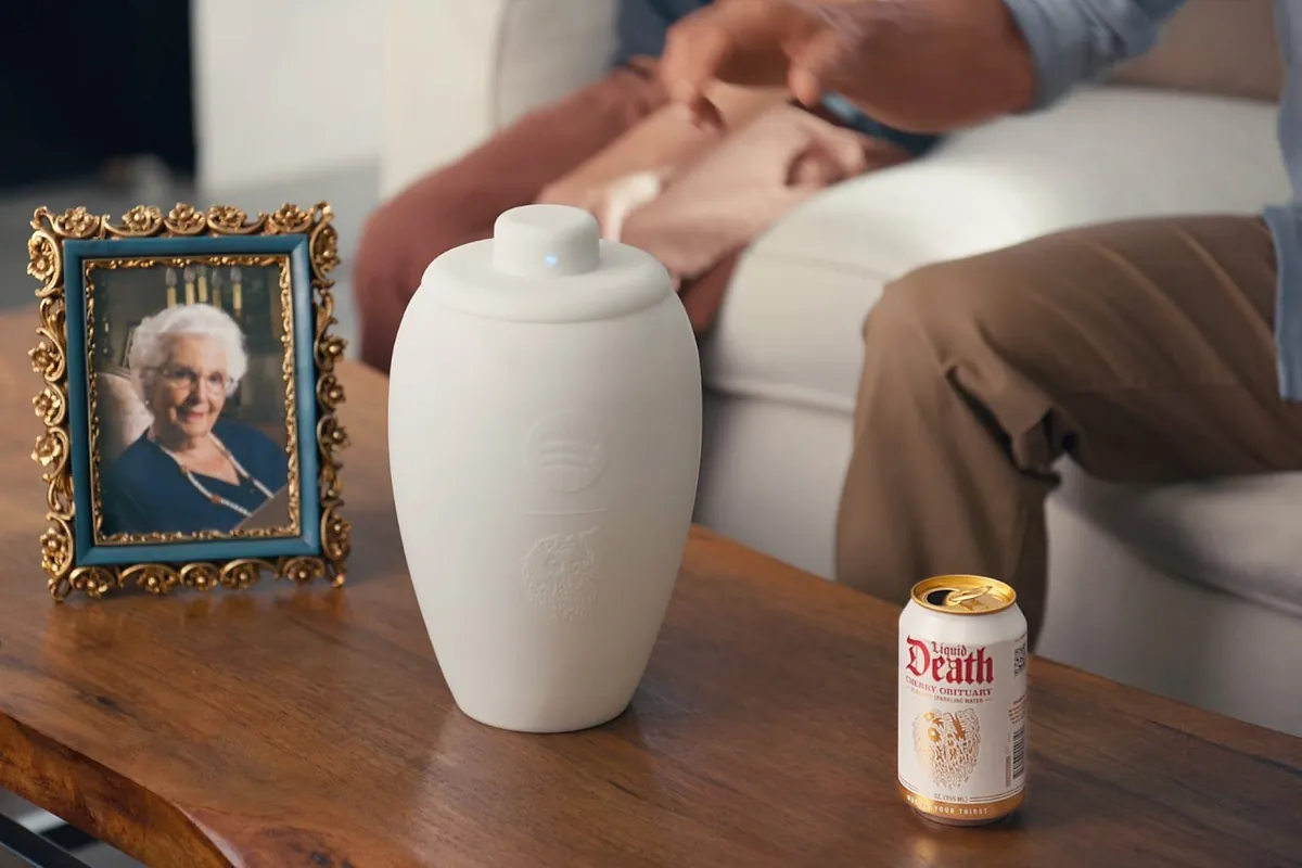 Spotify y una marca de bebidas lanzan una urna funeraria con un altavoz de música integrado