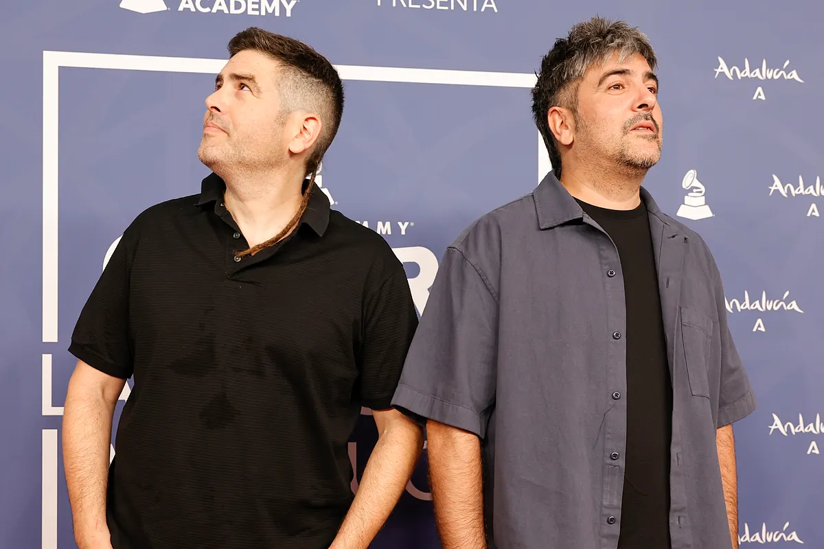 Un imperio inmobiliario y enamorados de sus novias de adolescencia: el lado más personal de Estopa