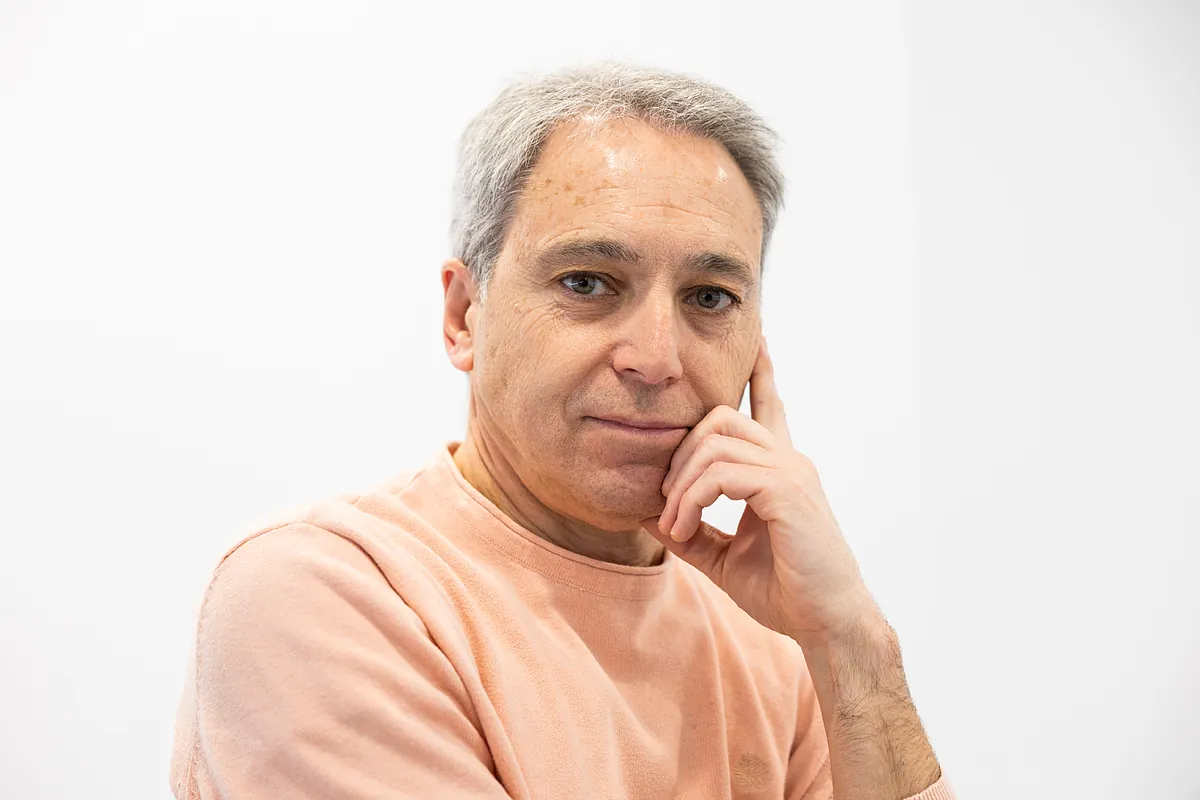 Vicente Vallés: "El libro sobre este PSOE se titularía 'Caos'. Leire Díez, Koldo... Personajes que se supone vienen de la nada. Son situaciones ridículas y absurdas"