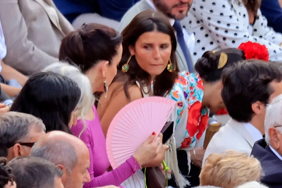 El sufrimiento de Tana Rivera por la grave cogida que tuvo su novio Roca Rey en La Maestranza de Sevilla