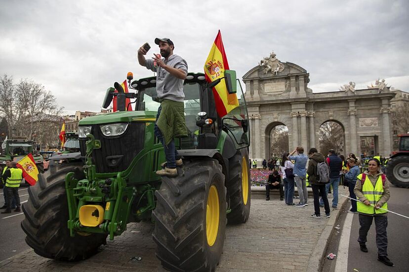 Una gran tractorada colapsará Madrid mañana miércoles para protestar por la  PAC y Mercosur: 500 vehículos llegarán a la capital en cinco columnas  distintas