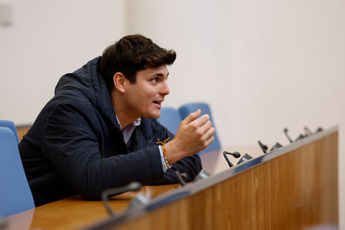 El Congreso imputa infracciones graves a Vito Quiles y Bertrand Ndongo y ahora decidir� si les suspende su acreditaci�n