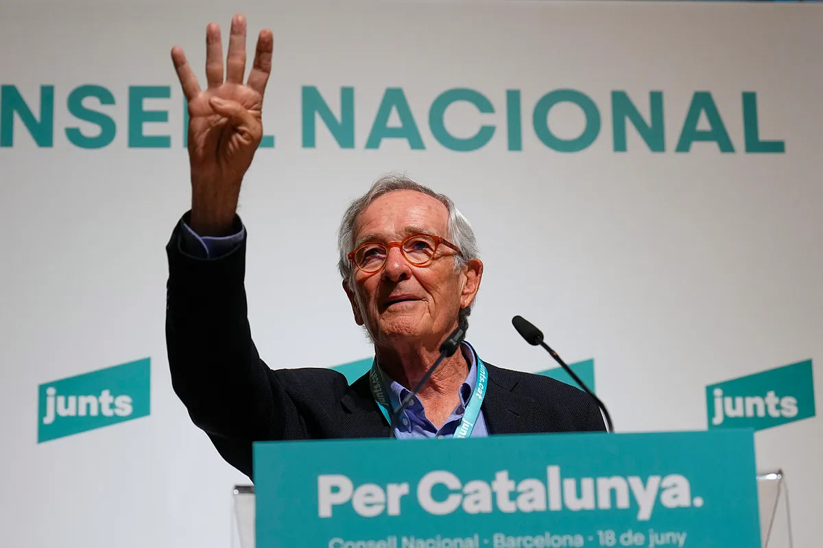 El ex alcalde Xavier Trias no entiende que Junts quiera fichar a Tatxo Benet como candidato en Barcelona: "Alguien ha perdido los papeles"