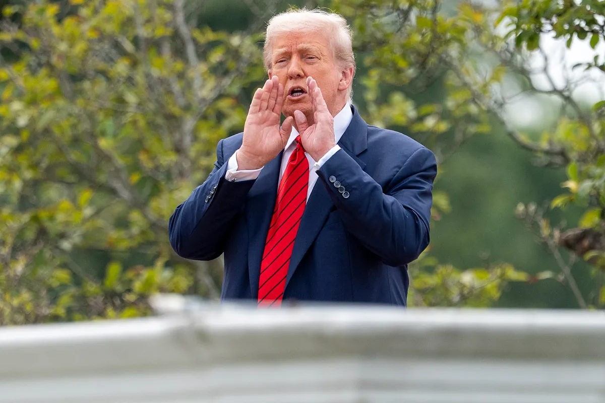 Trump bromea con la prensa desde el tejado de la Casa Blanca: "Voy a ...