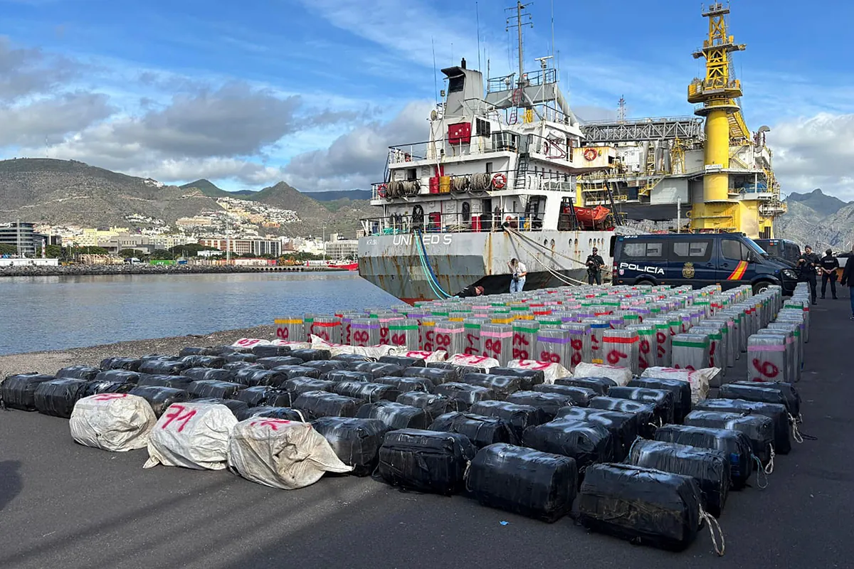 Así funciona la flota  fantasma  de la droga: al  United S  lo abordaron con 10 toneladas de coca... y con 18 de hachís cuando se llamaba  Moon Light 