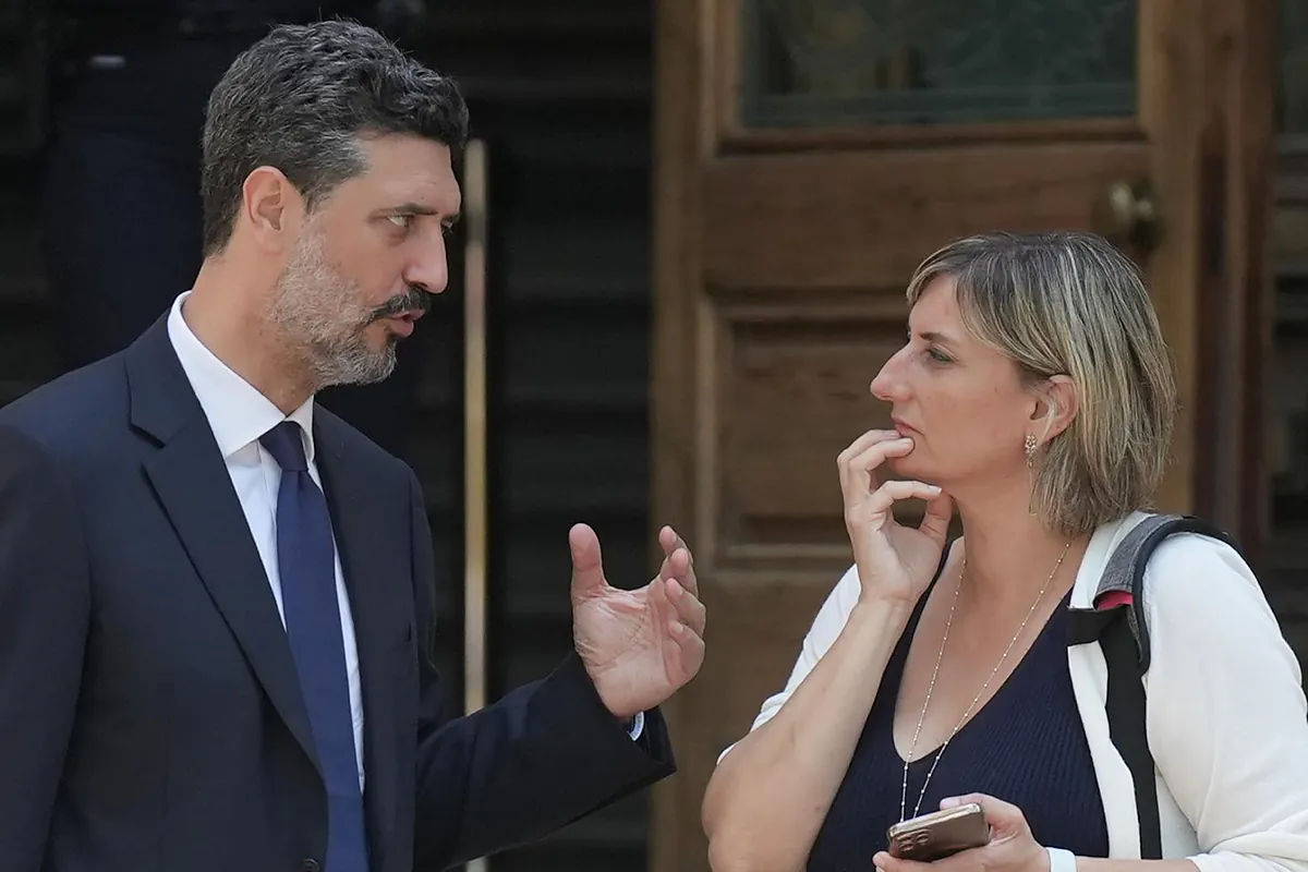 La ex consejera Vergés niega haber parado la vacunación a policías y guardias civiles y se escuda en los criterios del Consejo Interterritorial para justificar su retraso