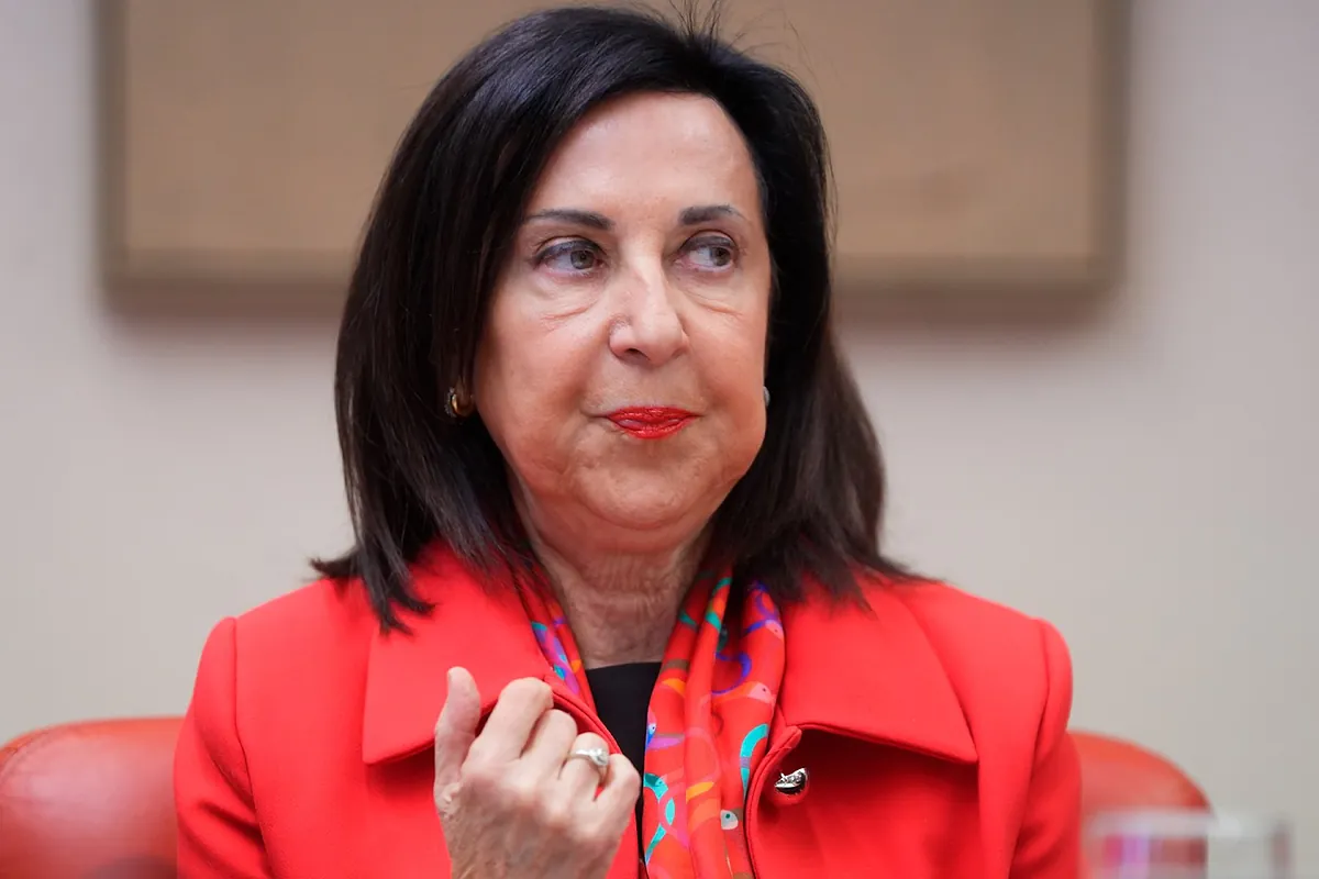 Robles afirma que la restricción en las bases de Rota y Morón "no rompe el vínculo con la OTAN"