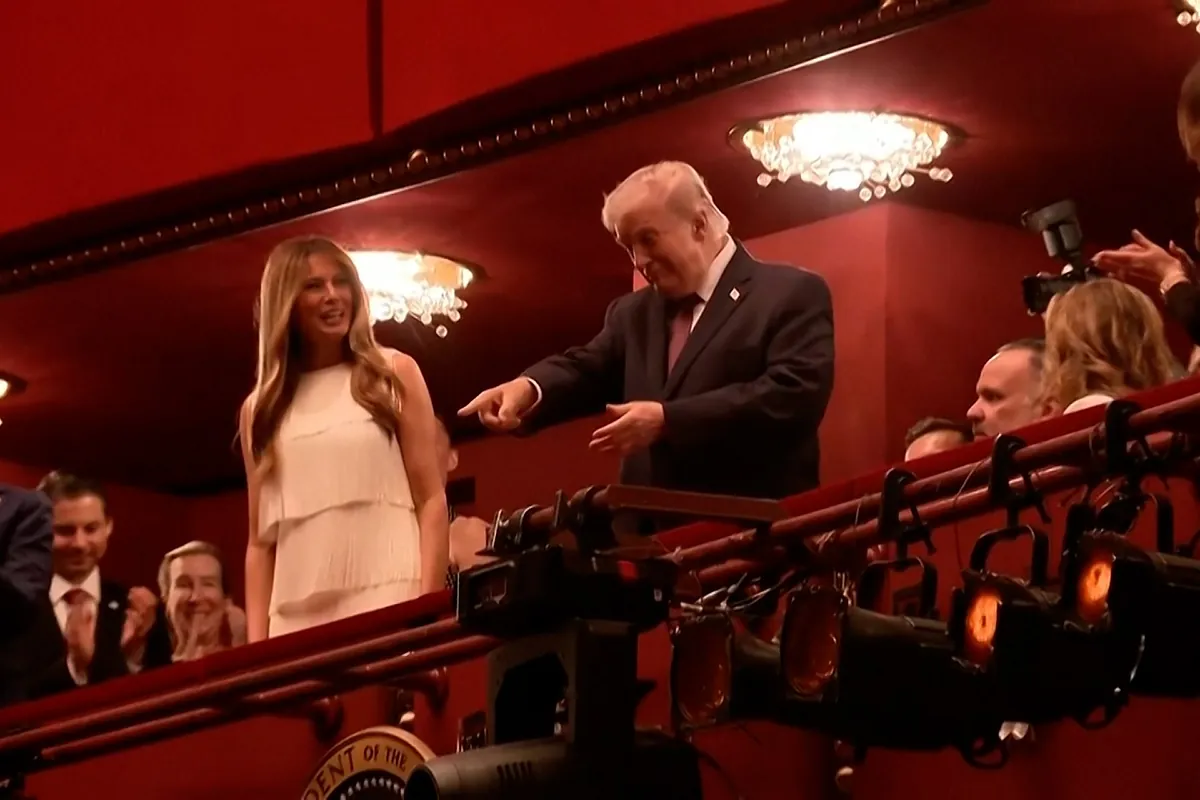 Trump y Melania son abucheados a su llegada al Kennedy Center
