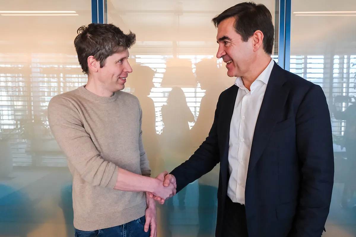 BBVA firma un acuerdo estratégico con OpenAI: los clientes tendrán acceso a los productos a través de ChatGPT y su uso se extenderá a los 120.000 empleados del banco