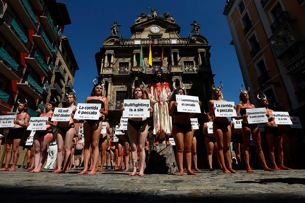 PETA denuncia que la tauromaquia en los Sanfermines se burla de los valores católicos: "Es pecado"