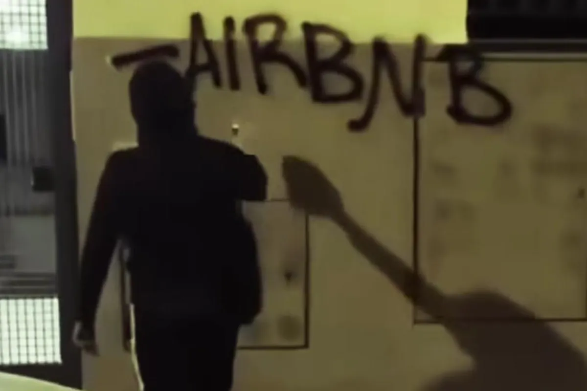 Madrid'de 150'den Fazla Daireyi Sabote Eden 'Anti Airbnb' Komutaları: 'Turistler Defolsun!'