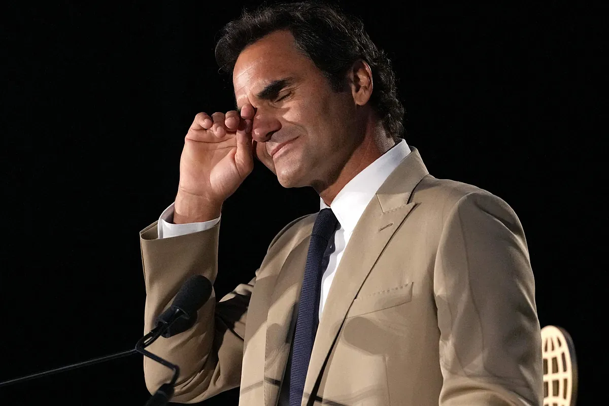 El suizo Roger Federer entró este sábado en el Salón de la Fama de Tenis en un elegante y emotivo evento organ