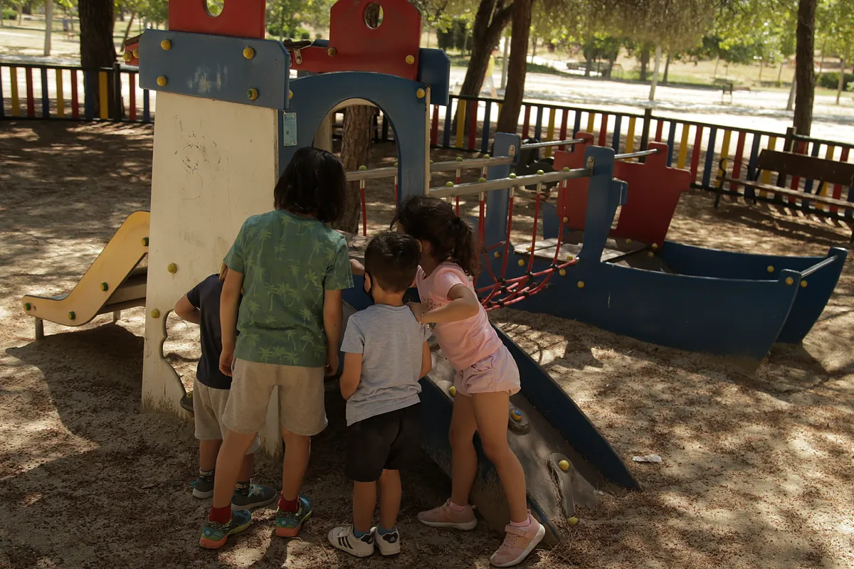 Encuentran bombones envenenados en un parque infantil y canino de Sevilla