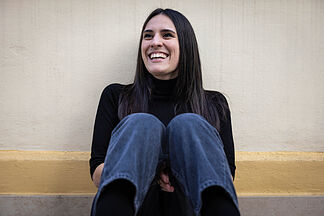 Luc�a Solla Sobral, autora de 'Comer�s flores': "Cuando el amor rom�ntico se vive como una meta, como nos han ense�ado, nos ciega"