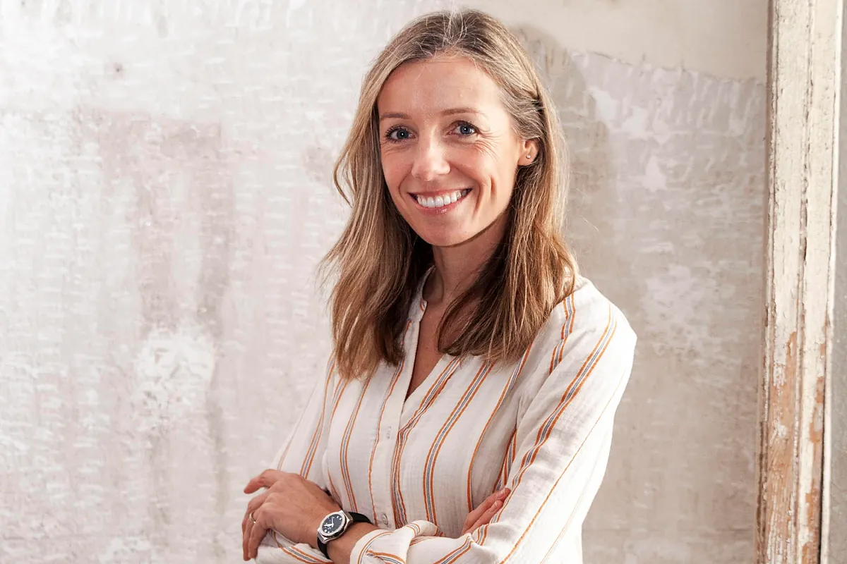 La arquitecta que eleva la artesanía con sus diseños e impulsa su futuro para que no caiga en el olvido:  El trabajo que esté hecho con las manos no nos lo va a quitar la IA 