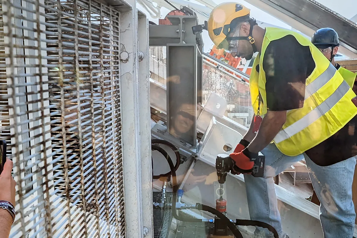 Un taladro de Lidl mueve 2,05 metros el London Eye y logra un récord Guinness