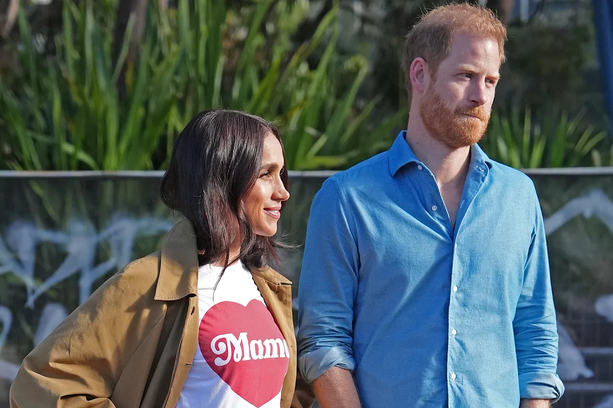 Harry y Meghan, sorprendidos y molestos por la carta del Rey Carlos III sobre su papel: "No nos dieron tiempo a verla antes de que saliera en los medios"