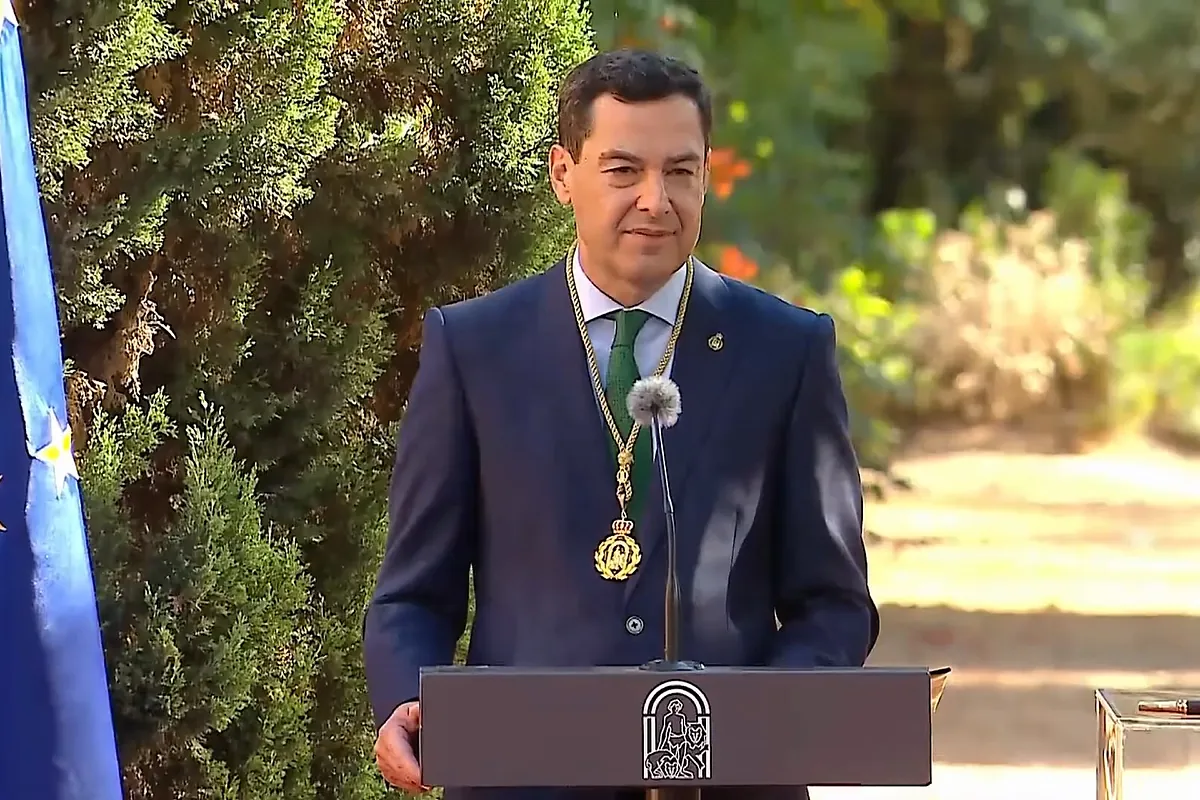Juanma Moreno, en su toma de posesión como presidente: "Los valores no cambian, la vía andaluza sigue vigente"