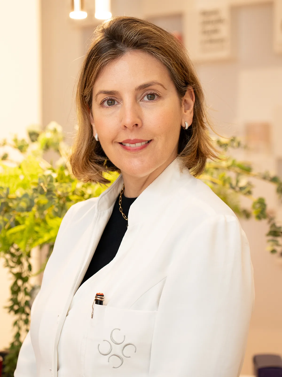 Inmaculada Canterla, farmacéutica experta en dermocosmética que lucha contra los bulos en las redes: "Comprar cremas por recomendación de influencers puede ser ingenuo y hasta peligroso"