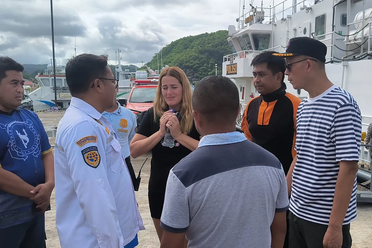 La mujer superviviente del naufragio en Indonesia agradece lo vivido con sus "cuatro ángeles"