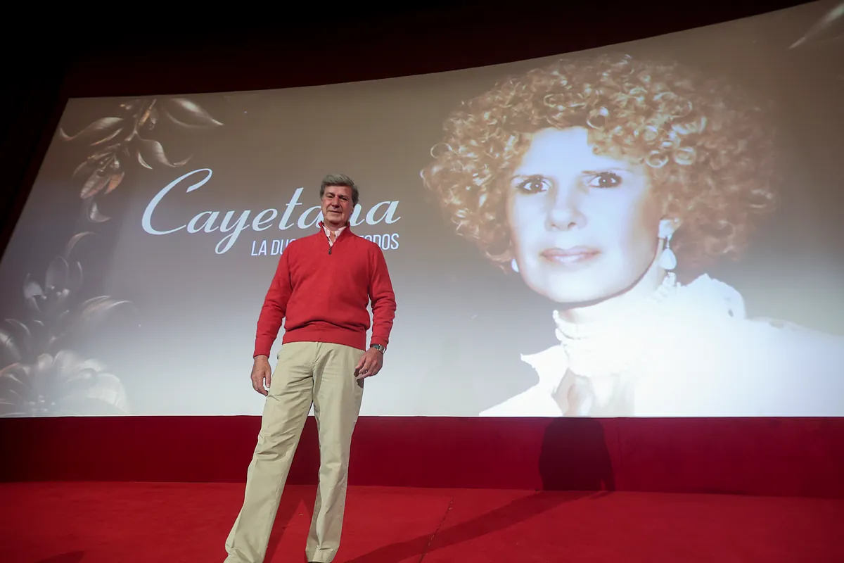 Quién estuvo, ausencias, emociones... El estreno del documental de la duquesa de Alba, al detalle: "Mi madre gastaba más de un millón de euros en un año solo para ayudar a la gente"