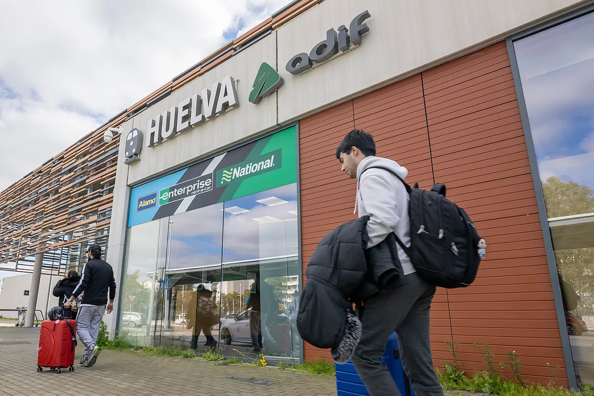 Renfe sí ofrecerá finalmente billetes de tren a Huelva para las elecciones andaluzas y El Rocío