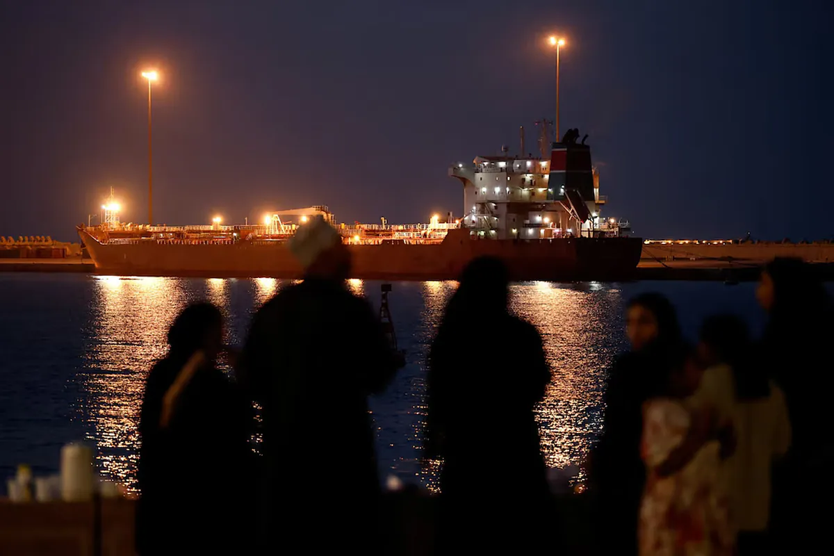 Why gasoline prices remain high despite oil traffic through Hormuz