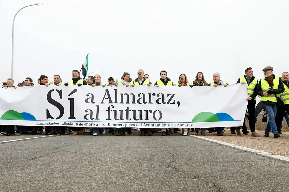 La plataforma 'Sí a Almaraz' considera que la prórroga "devuelve la confianza y da tranquilidad a muchas familias"
