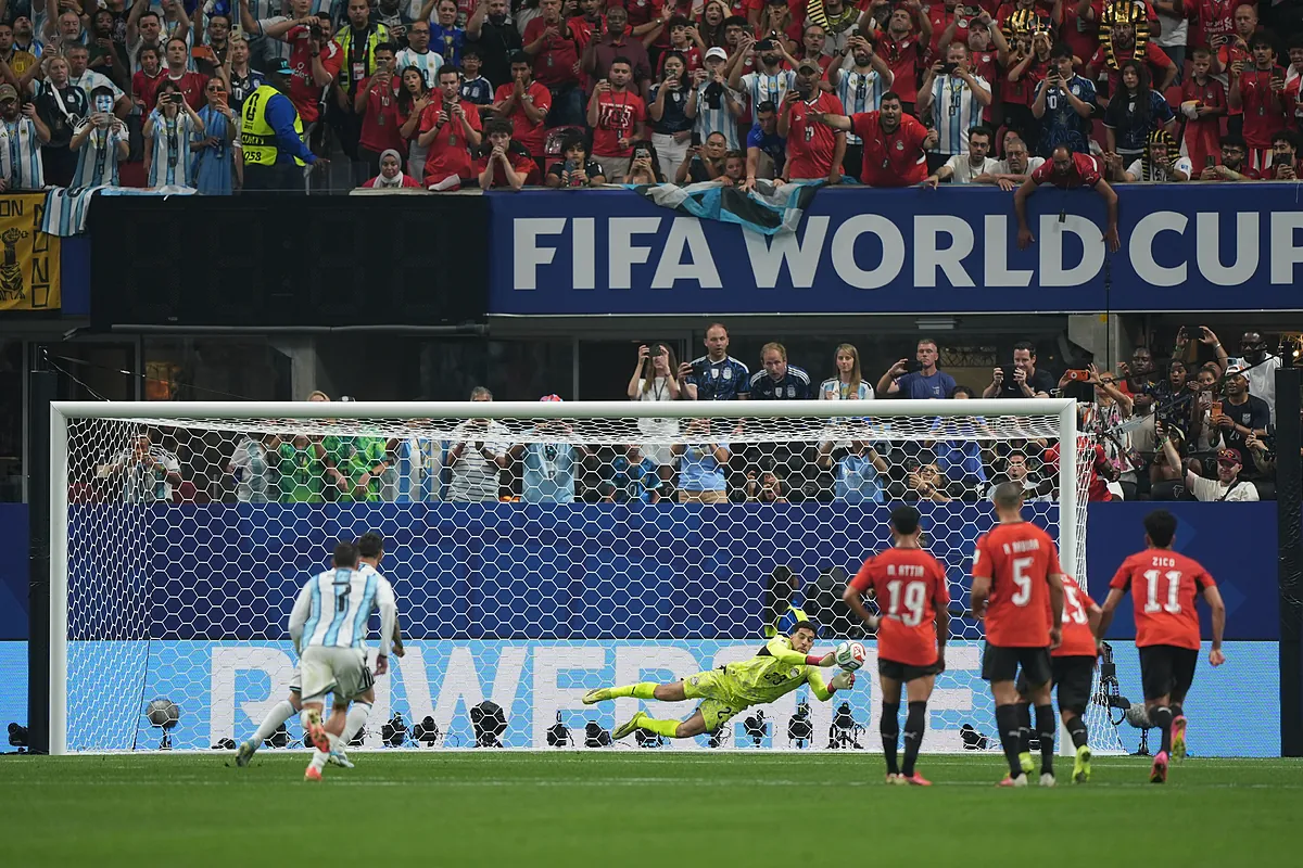 Lionel Messi es el mejor jugador de todos los tiempos. ¿Por qué se le da tan mal lanzar penaltis?