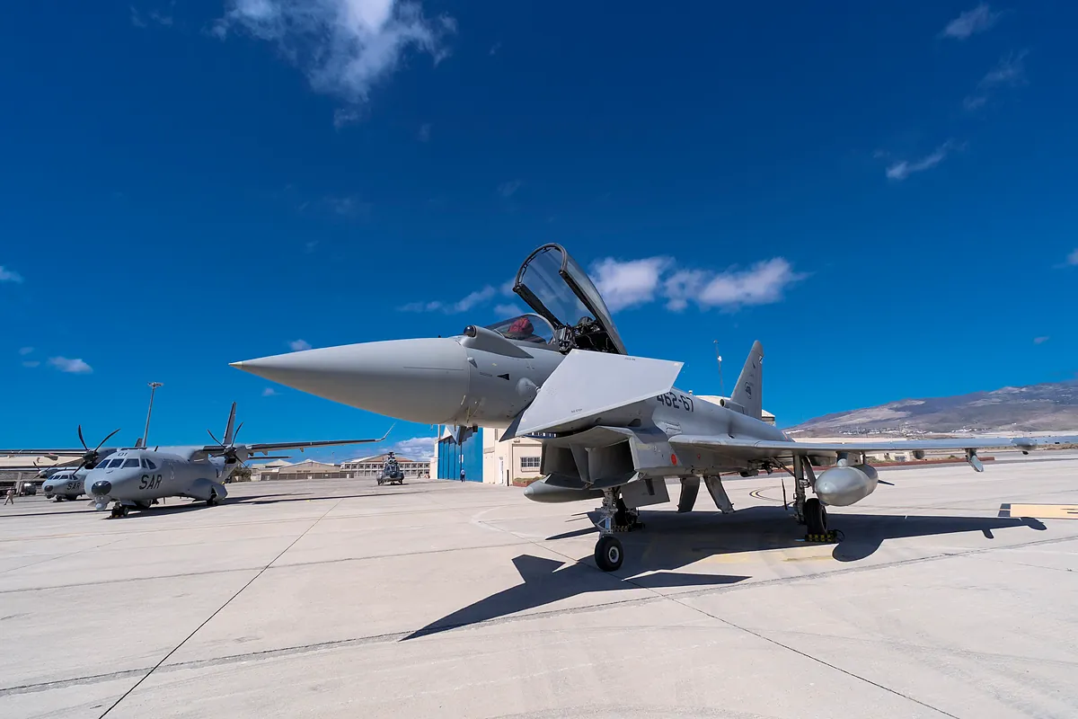 Spain's military gets no bids for aviation fuel in the Canary Islands