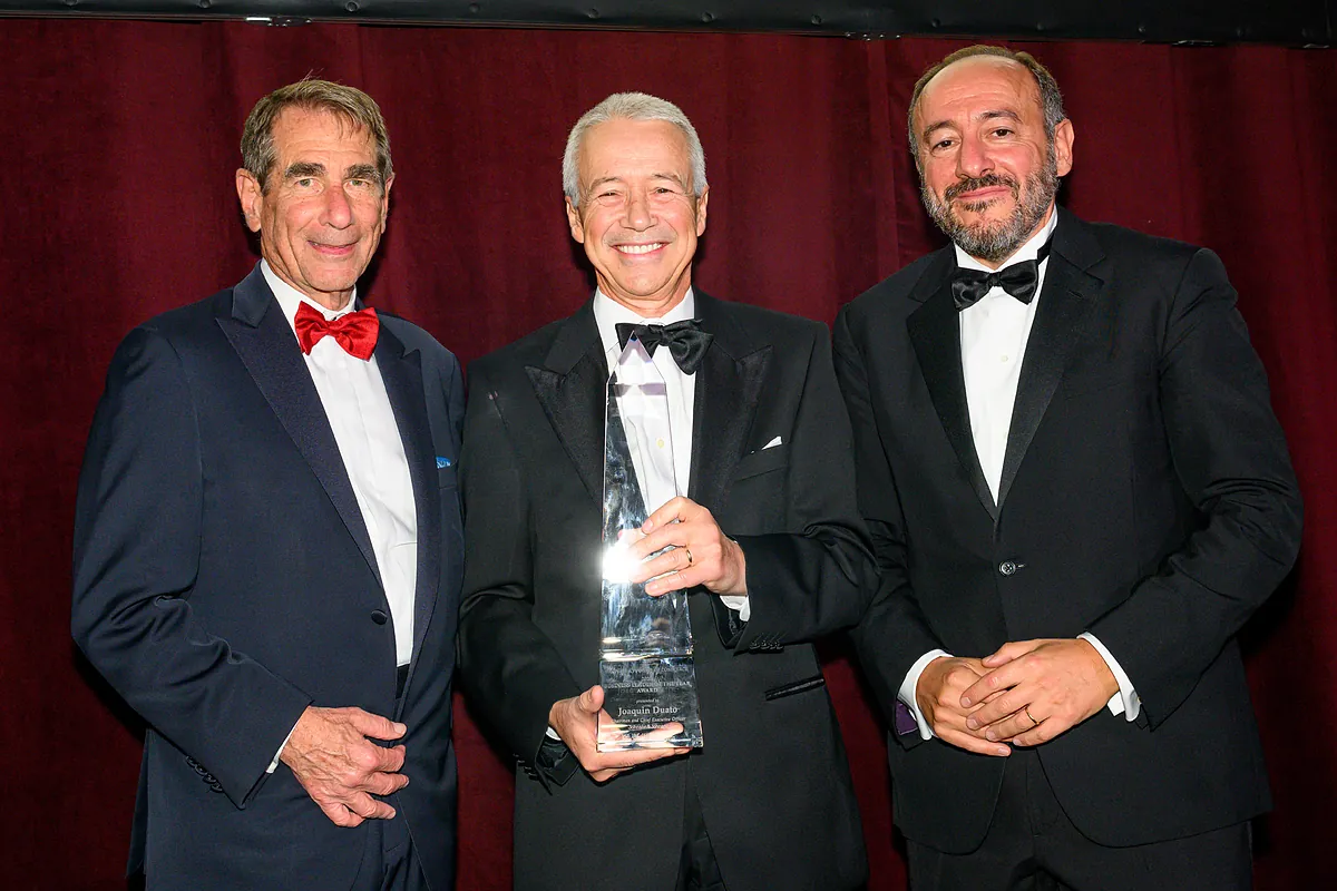 Joaquín Duato recibe el premio al Empresario del año de la Cámara de ...