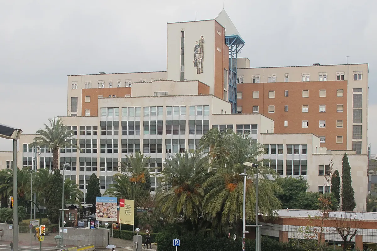El episodio de lluvias torrenciales en Tarragona deja por el momento tres heridos por la caída de un muro, uno crítico, y 400 desalojados